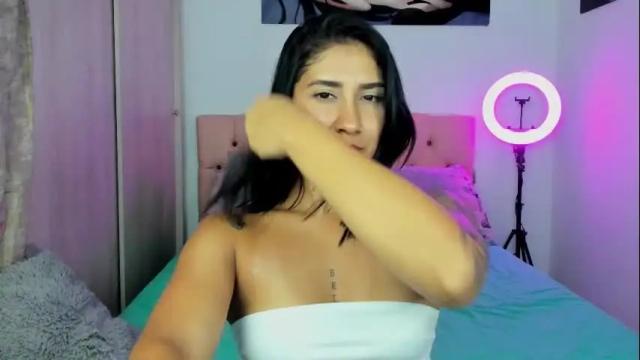Image 7 of saratukkerr Stream on Chaturbate on 12 days ago