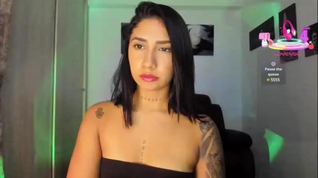 Image 3 of saratukkerr Stream on Chaturbate on 5 days ago
