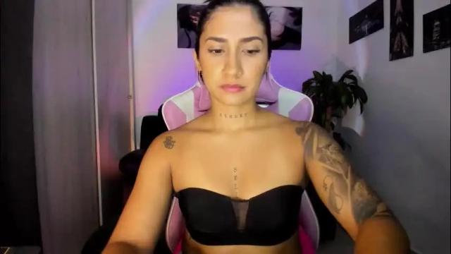 Image 7 of saratukkerr Stream on Chaturbate on 1 month ago