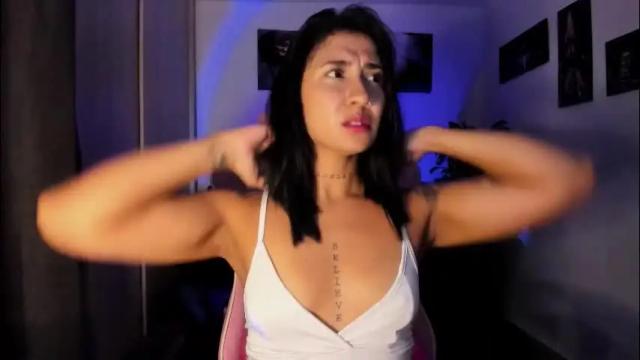 Image 2 of saratukkerr Stream on Chaturbate on 1 month ago