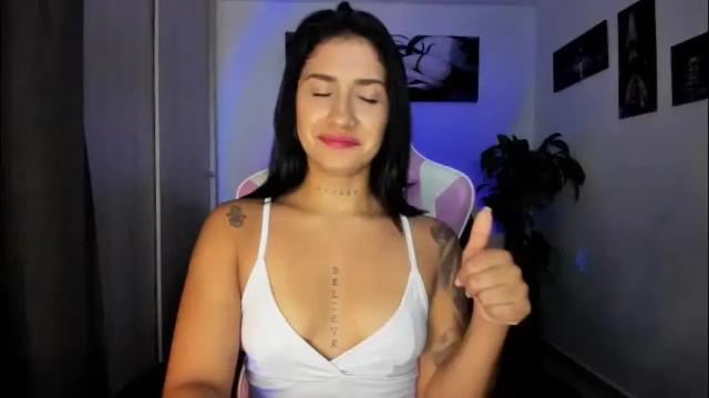 Image 3 of saratukkerr Stream on Chaturbate on 1 month ago