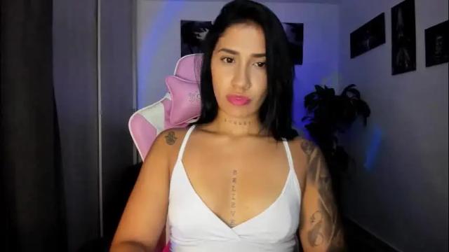 Image 4 of saratukkerr Stream on Chaturbate on 1 month ago