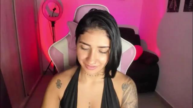 Image 11 of saratukkerr Stream on Chaturbate on 3 days ago