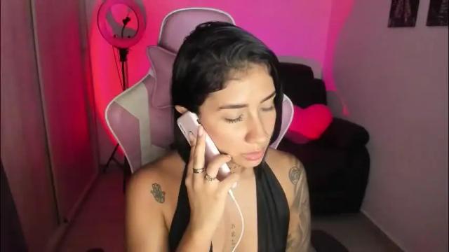 Image 4 of saratukkerr Stream on Chaturbate on 3 days ago