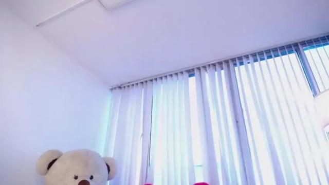 Image 11 of saray_es Stream on Chaturbate on 14 months ago