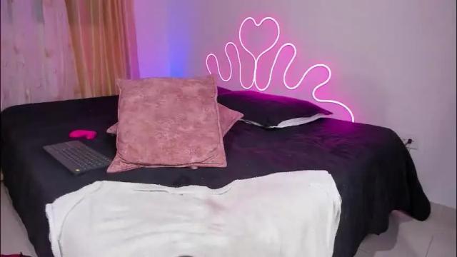 Image 12 of sarayander Stream on Chaturbate on 1 month ago