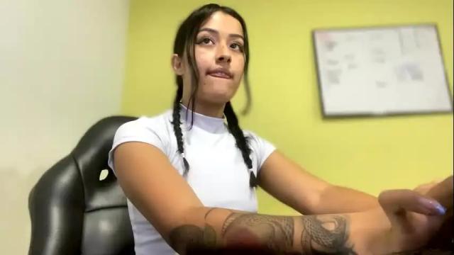 Image 4 of saribelcutee Stream on Chaturbate on 1 month ago