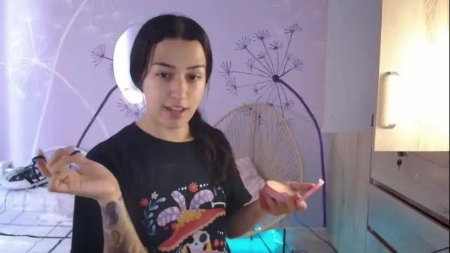 Image 3 of saribelcutee Stream on Chaturbate on 7 months ago