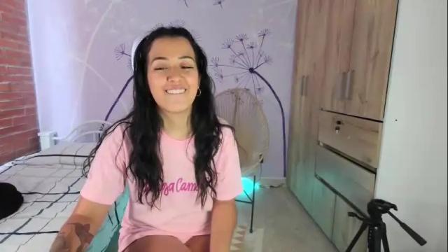 Image 2 of saribelcutee Stream on Chaturbate on 7 months ago