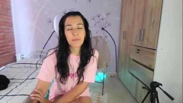 Image 3 of saribelcutee Stream on Chaturbate on 7 months ago