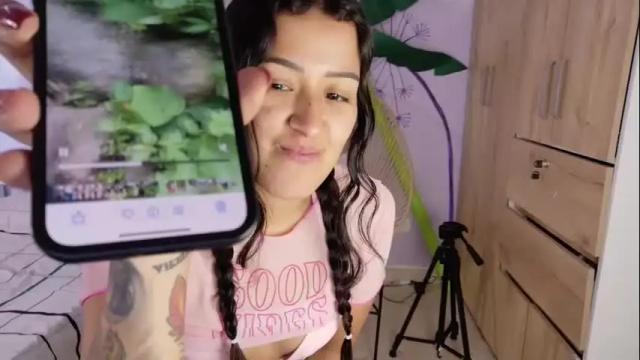 Image 3 of saribelcutee Stream on Chaturbate on 7 months ago