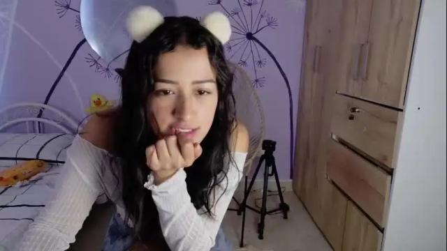 Image 4 of saribelcutee Stream on Chaturbate on 6 months ago