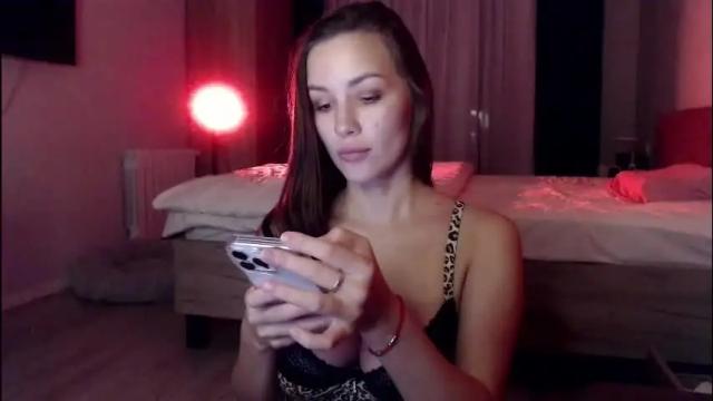 Image 8 of sarinaluv Stream on Chaturbate on 25 days ago