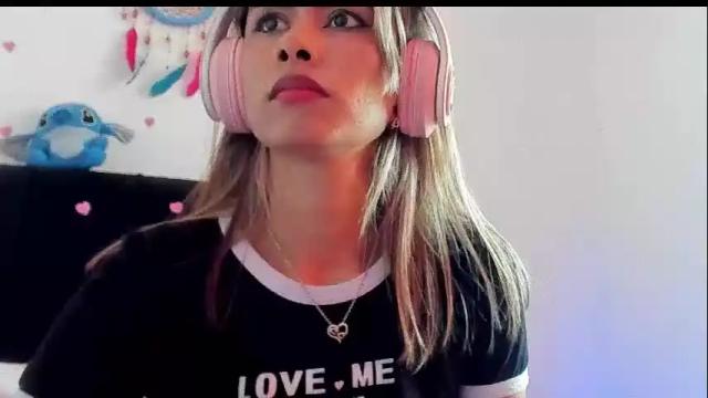 Image 2 of sarita_jones23 Stream on Chaturbate on 1 month ago