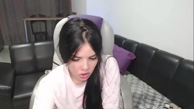 Image 11 of saritaprincess Stream on Chaturbate on 13 days ago