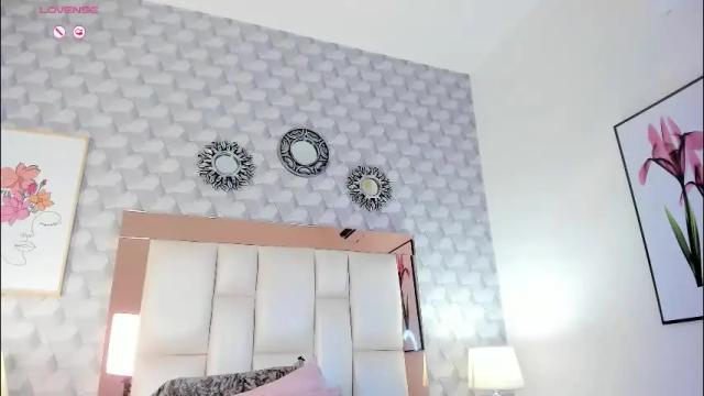 Image 2 of sasha_sims Stream on Chaturbate on 1 month ago
