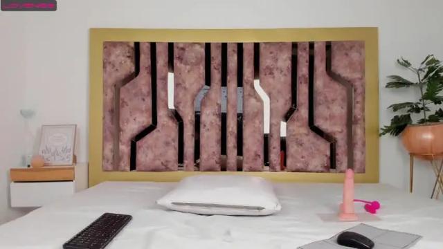 Image 10 of sasha_stele Stream on Chaturbate on 14 months ago