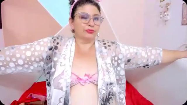 Image 12 of sashagreys1 Stream on Chaturbate on 13 months ago