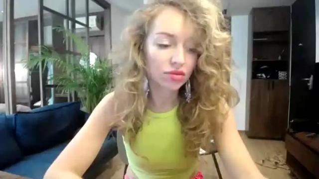 Image 3 of sashasweetsasha Stream on Chaturbate on 16 months ago