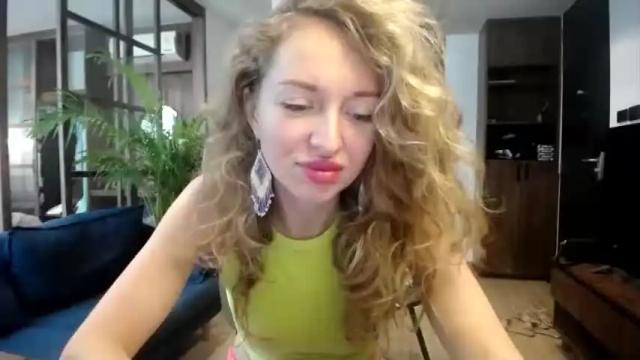 Image 7 of sashasweetsasha Stream on Chaturbate on 16 months ago