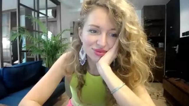 Image 8 of sashasweetsasha Stream on Chaturbate on 16 months ago