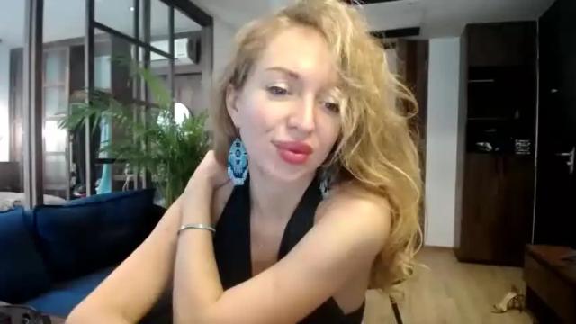 Image 8 of sashasweetsasha Stream on Chaturbate on 15 months ago
