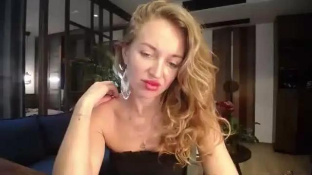 Image 6 of sashasweetsasha Stream on Chaturbate on 15 months ago