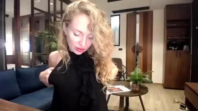 Image 3 of sashasweetsasha Stream on Chaturbate on 14 months ago