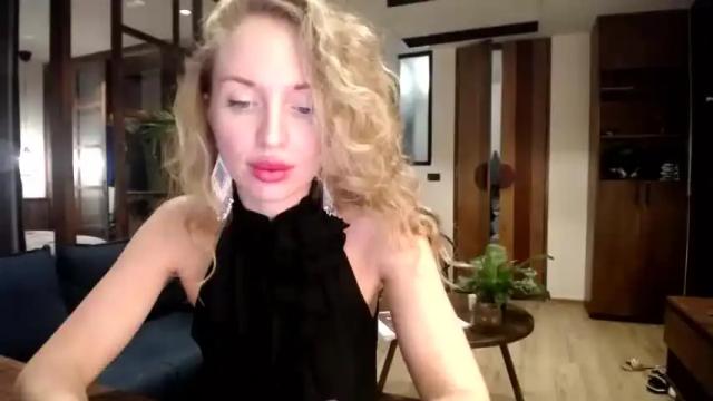 Image 4 of sashasweetsasha Stream on Chaturbate on 14 months ago