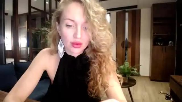Image 6 of sashasweetsasha Stream on Chaturbate on 14 months ago