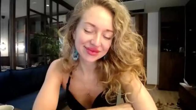 Image 6 of sashasweetsasha Stream on Chaturbate on 14 months ago
