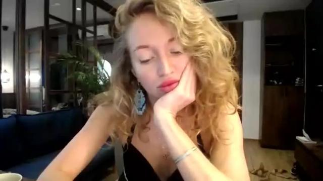 Image 8 of sashasweetsasha Stream on Chaturbate on 14 months ago