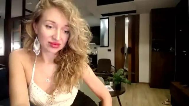 Image 2 of sashasweetsasha Stream on Chaturbate on 14 months ago