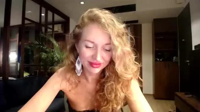 Image 4 of sashasweetsasha Stream on Chaturbate on 14 months ago
