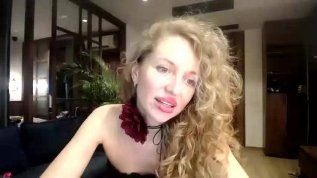 Image 2 of sashasweetsasha Stream on Chaturbate on 14 months ago