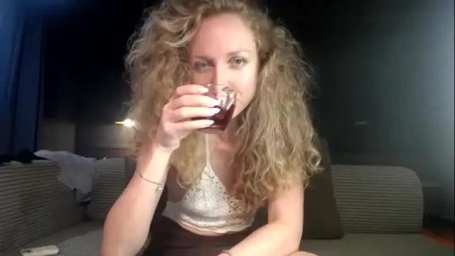 Image 8 of sashasweetsasha Stream on Chaturbate on 1 month ago