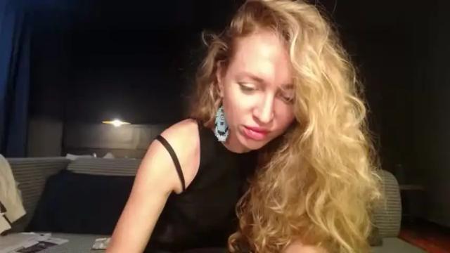 Image 4 of sashasweetsasha Stream on Chaturbate on 3 months ago