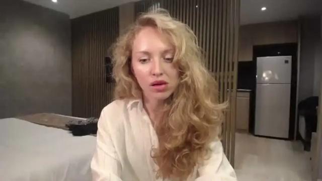 Image 2 of sashasweetsasha Stream on Chaturbate on 1 month ago