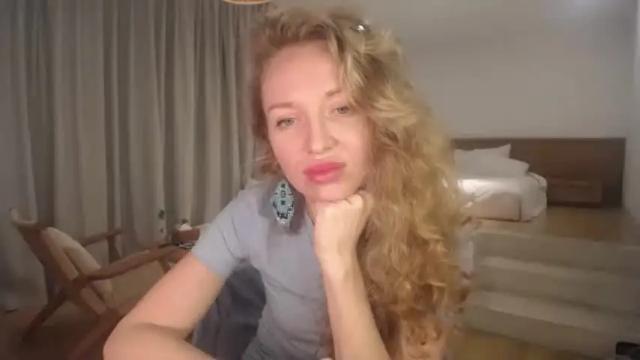 Image 12 of sashasweetsasha Stream on Chaturbate on 1 month ago