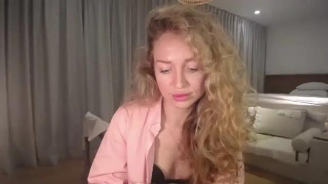 Image 6 of sashasweetsasha Stream on Chaturbate on 1 month ago