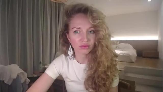 Image 2 of sashasweetsasha Stream on Chaturbate on 1 month ago