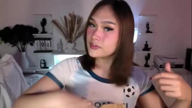 Image 4 of sassy_sarah19 Stream on Chaturbate on 1 month ago
