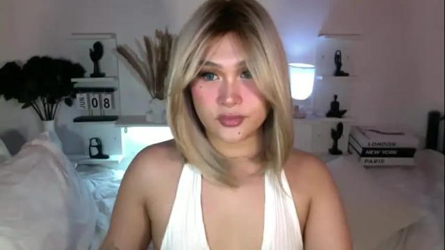 Image 10 of sassy_sarah19 Stream on Chaturbate on 1 month ago