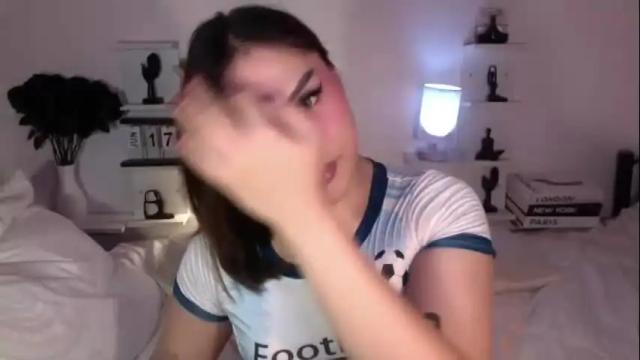 Image 8 of sassy_sarah19 Stream on Chaturbate on 1 month ago