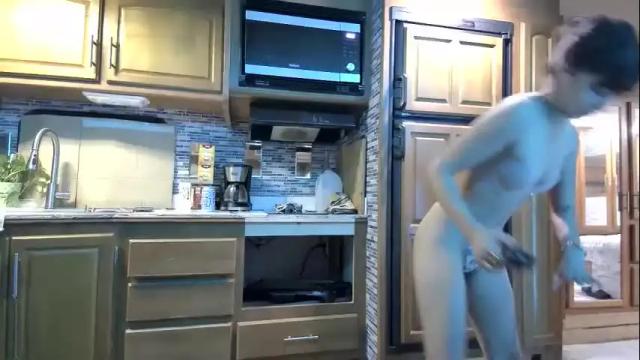 Image 2 of sassylilprincess Stream on Chaturbate on 16 months ago
