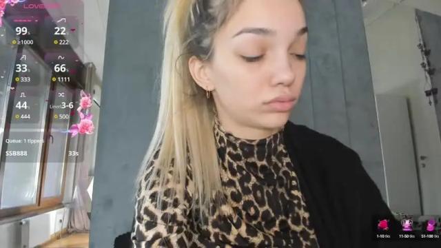 Image 6 of sassyt33n Stream on Chaturbate on 1 month ago