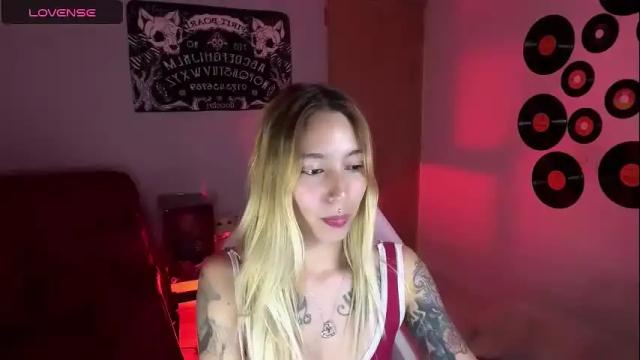 Image 3 of saucy_jenn1 Stream on Chaturbate on 4 months ago