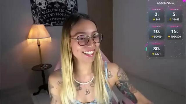 Image 3 of saucy_jenn1 Stream on Chaturbate on 3 months ago