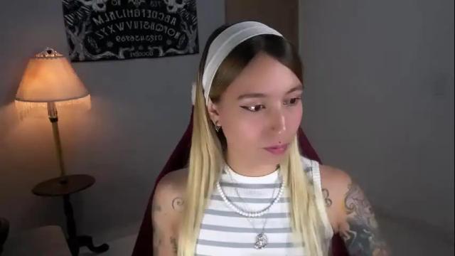 Image 3 of saucy_jenn1 Stream on Chaturbate on 3 months ago