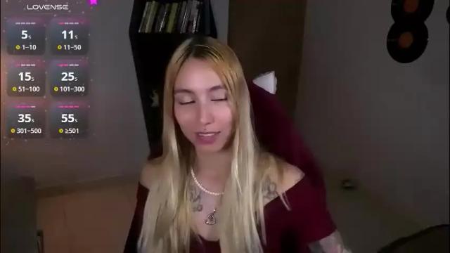 Image 8 of saucy_jenn1 Stream on Chaturbate on 1 month ago